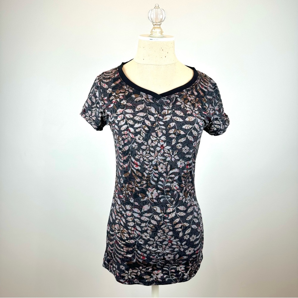 Erge Designs Black Floral Print Short Sleeved Tee